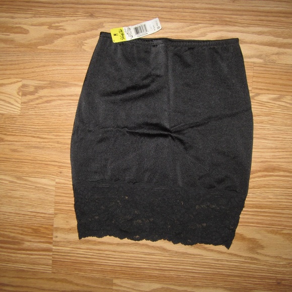 Vtg Vanity Fair Black Skinny Slip - Picture 2 of 4